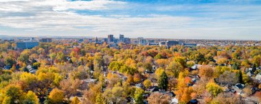 Havadan bakıldığında Boise Idaho'nun sonbahar silueti