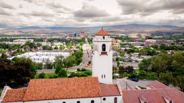 İkonik tren deposu ile Boise Skyline'ın eşsiz manzarası