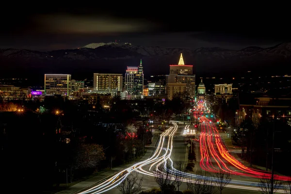 Boise at night Christmas time with streaking car light down Capi — Stock Photo, Image