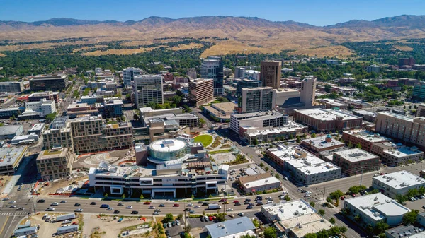 Boise idaho neuestes Gebäude und Stadtsilhouette mit Verkehr — Stockfoto