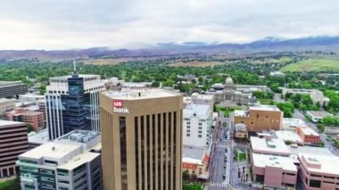Boise Idaho ve Capital binasının en yüksek binalarından biri