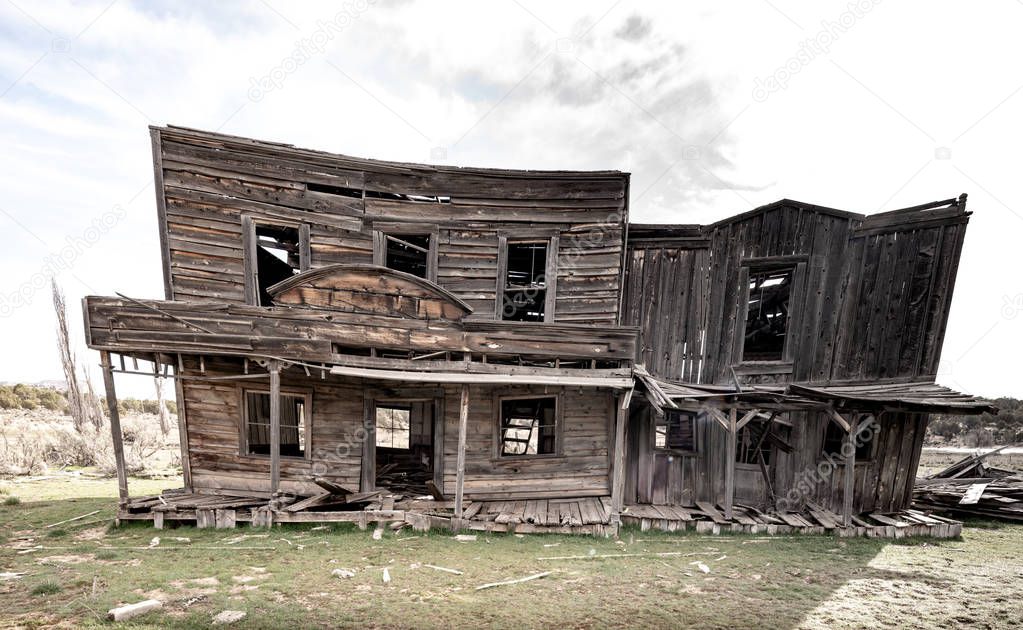 Old western saloon in Kanab Utah falling down due to time