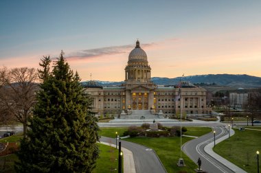 Boise Capital binasında ve parkta sabah