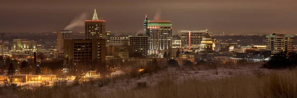 Night skyline av Boise Idaho på vintern — Stockfoto