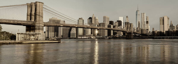 Colorwash New York skyline with the Brooklyn bridge