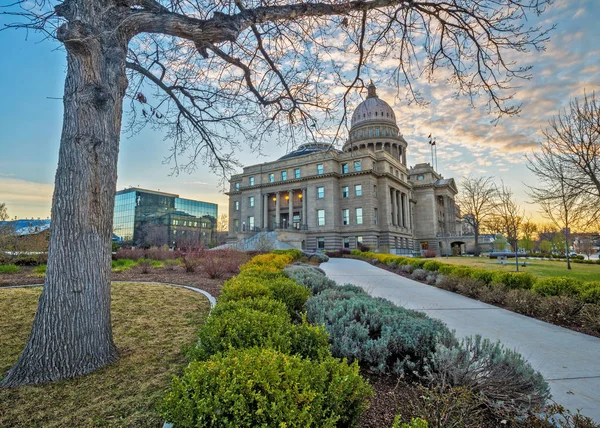Vue du bâtiment de la capitale de l'Idaho avec nuages — Photo