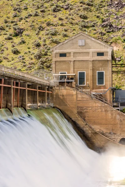Sungai Boise dengan aliran tinggi limpasan Dam — Stok Foto