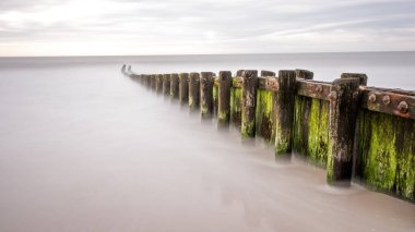 Jetty New Jersey 'de okyanusa gidiyor