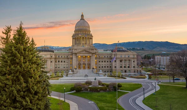 Vista frontal de la capital de Idaho en monring —  Fotos de Stock