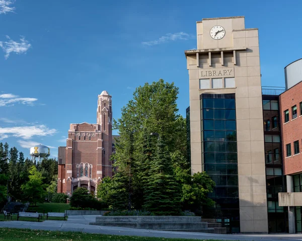 Edificio en U del campus I y torre de agua Idaho — Foto de Stock