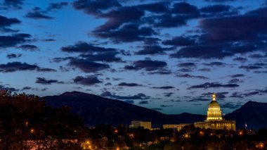 Geceleri Utah eyalet binasının eşsiz manzarası.