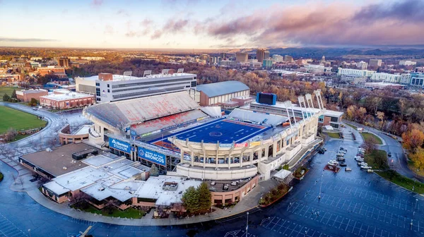 Boise Idaho Usa November 2017 Einzigartiger Blauer Fußballrasen Und Die — Stockfoto