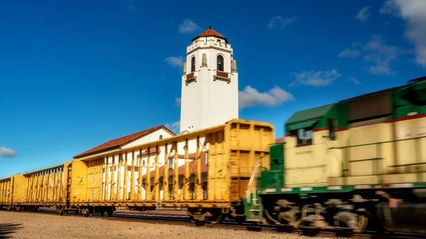 ムーブメント ブラー鉄道列車がボイシ鉄道駅を通過 — ストック写真