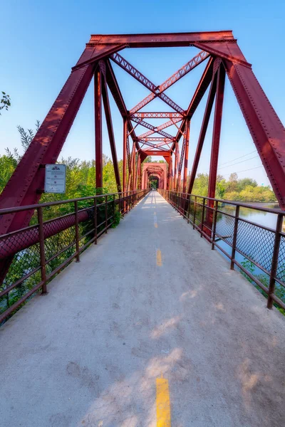 Sendero Cemento Conduce Puente Sobre Río Boise — Foto de Stock