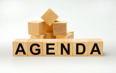 Üzerinde AGENDA yazan tahta bloklar. İş konsepti