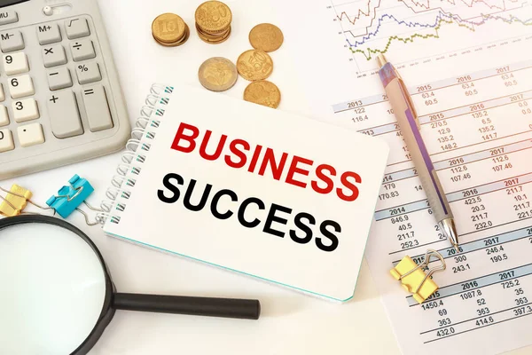 Business Success Scritto Blocco Note Una Scrivania Ufficio Con Accessori — Foto Stock