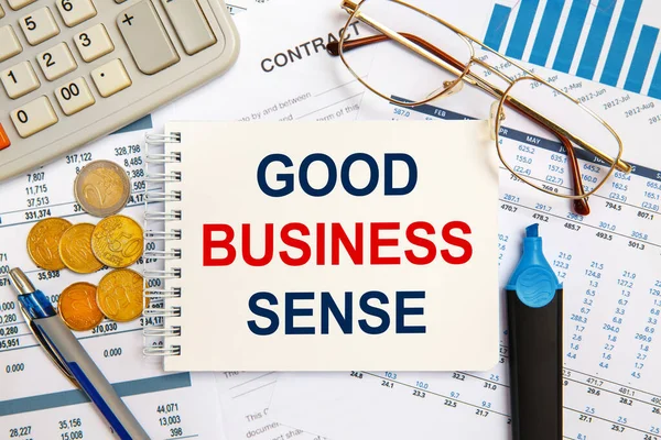 Business Concept Scrivania Ufficio Notebook Buono Senso Commerciale — Foto Stock