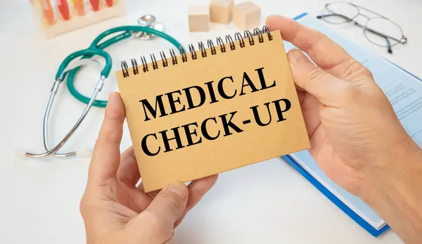 Notizblock Mit Text Medical Check Und Stethoskop Medizinisches Konzept — Stockfoto
