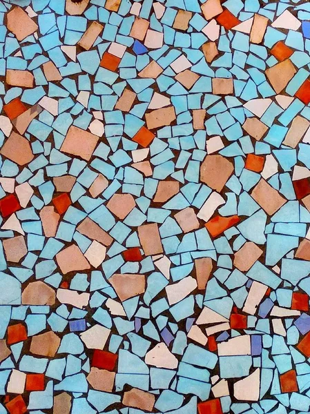 Duvardaki eski mozaik