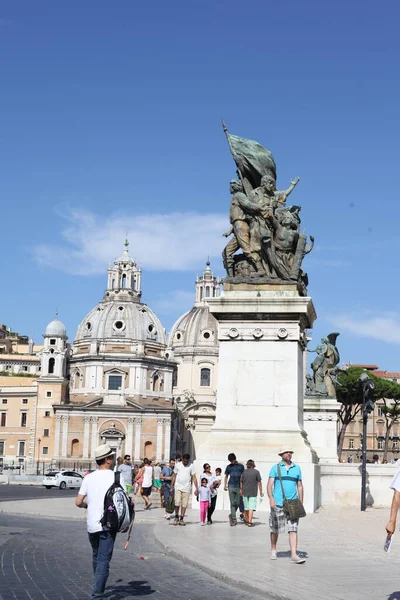 Turisti Architettura Storica Roma Italia — Foto Stock