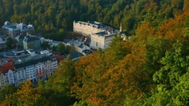 Hava görünümünde günbatımı Karlovy Vary