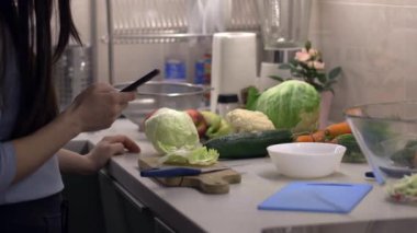 Uygulama pişirme salata tarifi mutfak at akıllı seçimi kadın