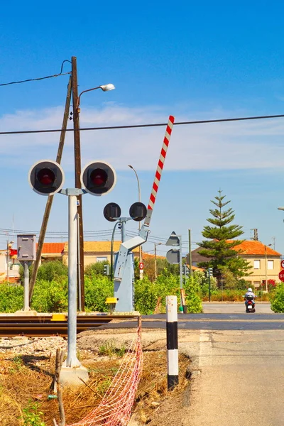 Traffic light indicating level crossing to warn of the passing of trains
