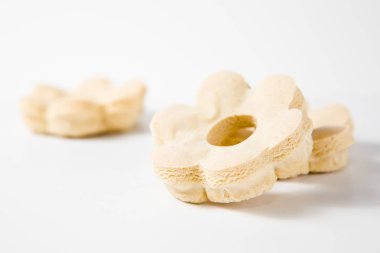 El yapımı çiçek olarak şeklinde zencefil pasta. Özellikle Doğu üzerinde pişmiş ve Noel.