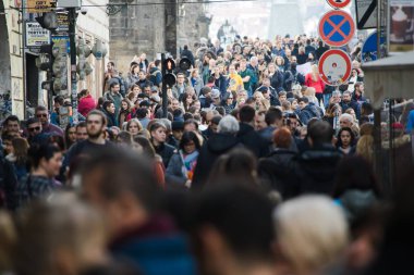 Prague, Çek Cumhuriyeti - 10th Mart 2018 - kalabalık insan.