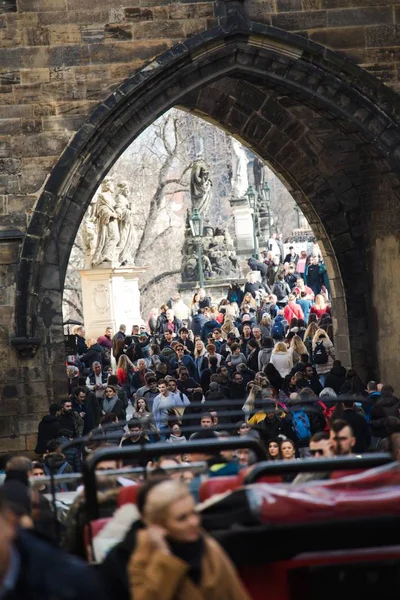 Прага, Чеська Республіка - 10th Березень 2018 - натовп людей. — стокове фото