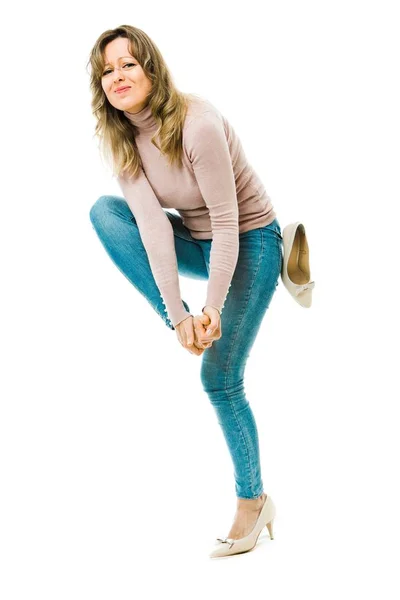 Kobieta biznesu o niewygodnych wysokich obcasach-modzusy na stopach — Zdjęcie stockowe