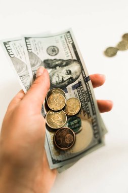 dolar ve sent beyaz zemin üzerine izole