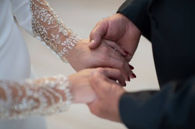 beyaz ten rengi eller