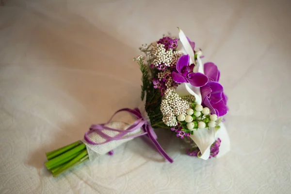 Bouquet Mariée Avec Des Fleurs Précieuses — Photo