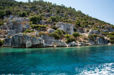 Güzel deniz ve kayalar. Deniz manzarası