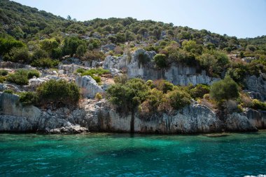 Güzel deniz ve kayalar. Deniz manzarası