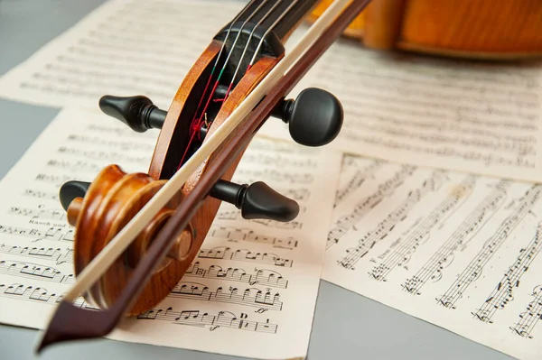Frammento Violoncello Violino Con Arco Sfondo Note Luogo Testo — Foto Stock