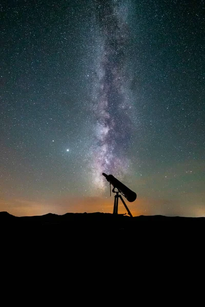 Lattea Telescopio Una Notte Con Cielo Stellato — Foto Stock