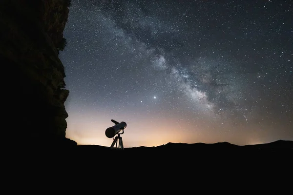 Lattea Telescopio Una Notte Con Cielo Stellato — Foto Stock