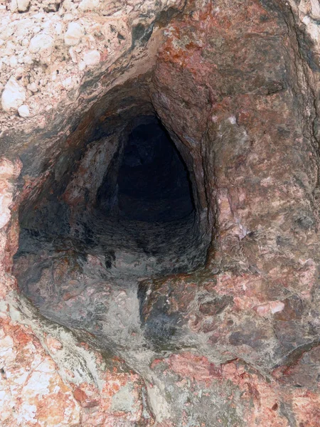 Avrupa, Yunanistan, Atina, mağara Akropolis yamacında