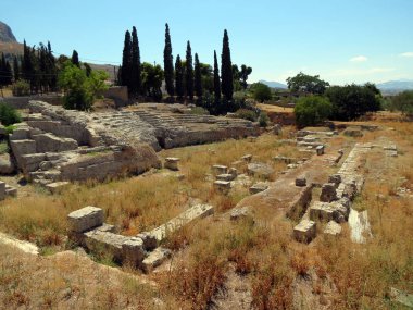 Avrupa, Yunanistan, Corinth, açık yaz havalarda bir antik amfitiyatro kalıntılarının