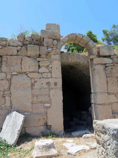 Vstup Starověkých Obydlí Člověka Corinth Řecko — Stock fotografie