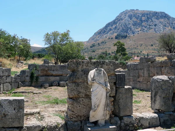 Heykel ve Harabeleri antik kentin, Corinth, Yunanistan