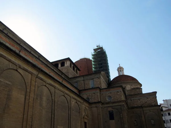 Basilica San Lorenzo city, Floransa, İtalya tarihi kısmında yer alır                               