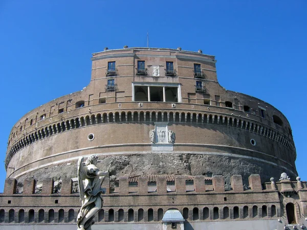 Castel Sant'Angelo'ya melekler, Roma, İtalya, köprü görünümü.