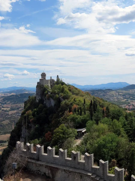Görünüm Guata, San Marino Cumhuriyeti dan La Cesta kule