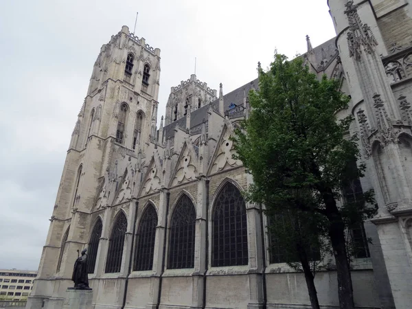 Belçika başkenti Brüksel çarpıcı güzel Gotik Katedrali