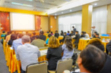 İş Bulanık Konferansı ve Konferans Salonunda Sunum.