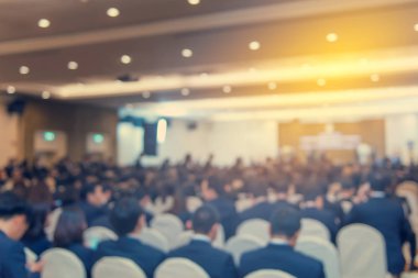 İş Bulanık Konferansı ve Konferans Salonunda Sunum.