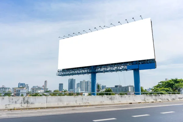 Cartellone Bianco Strada Città Sfondo Pubblicitario — Foto Stock